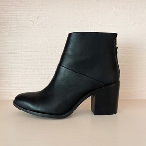 Women’s Dari Nisolo Black Leather Booties Like New